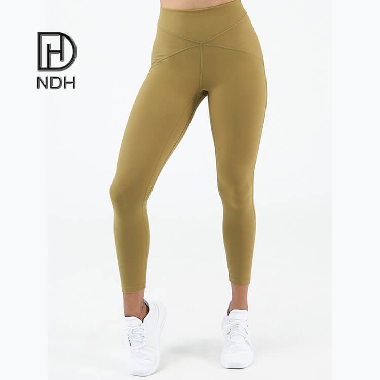Woman's Nearly Naked Yoga Flatlock Seams Full-Length Crop 70% Nylon 30% Spandex Leggings