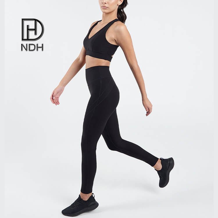 Black Lycra Hugged Sensation Moisture-Wicking Activewear Leggings