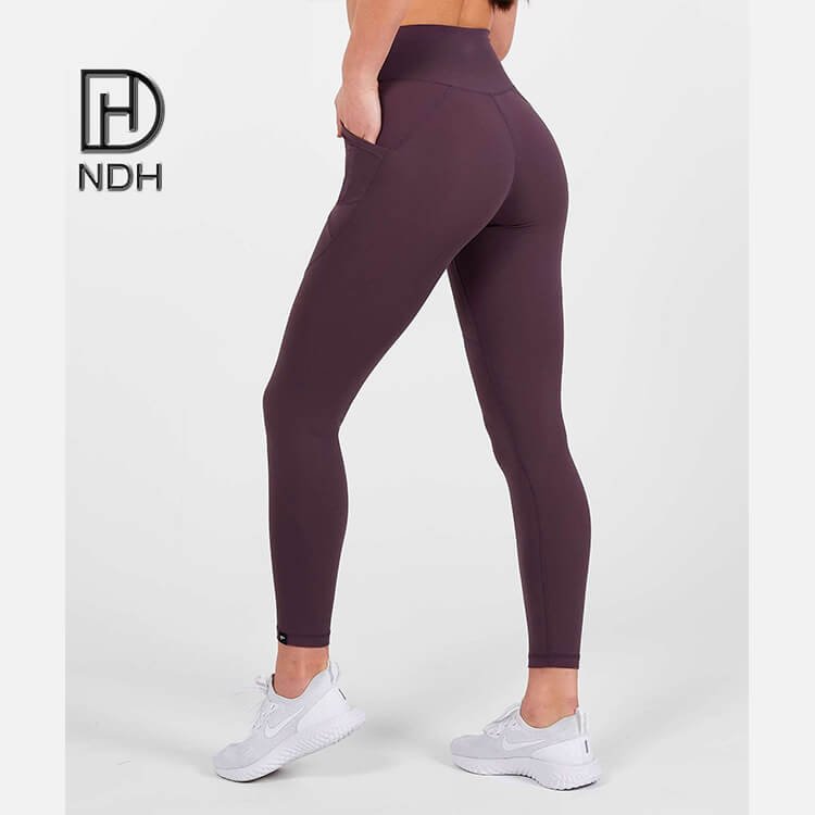 Butt Lifting Flatlock Construction Yoga Pants with Pockets