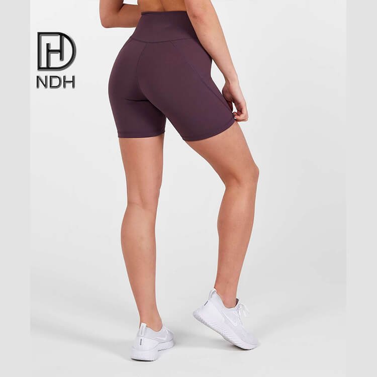 Four-Way Stretch Gym Leggings Moisture-Wicking Nylon Lycra Biker Shorts