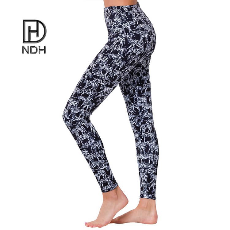 Four-Way Stretch Sustainable Push Up All Over Print Leggings