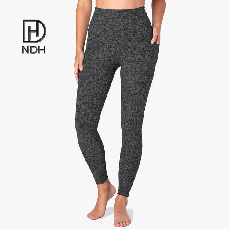 Hugged Sensation Lightweight Compression 90% Polyester 10% Spandex Leggings with Pockets