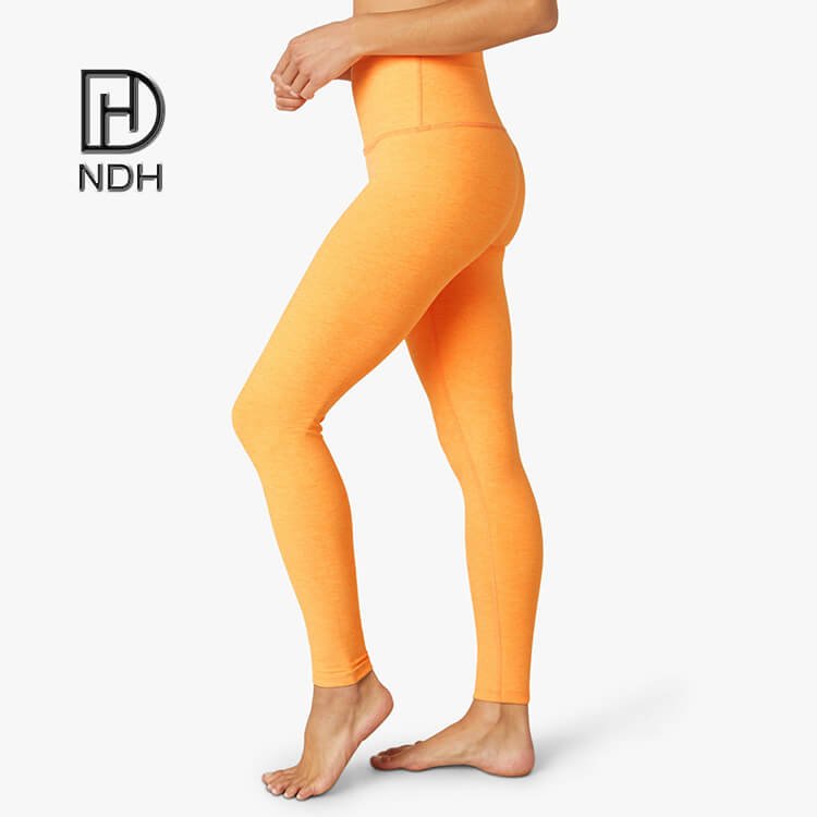Moisture-Wicking Butt Lifting 90% Polyester 10% Spandex Leggings